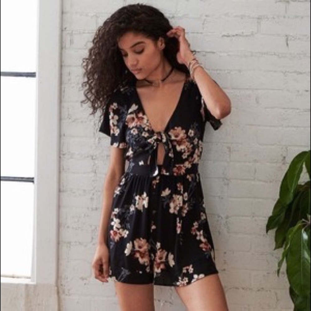 American Eagle Floral Cut-Out Romper